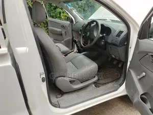 Toyota Hilux 2014 White