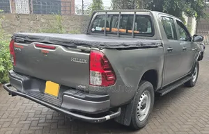 Toyota Hilux 2021 Silver