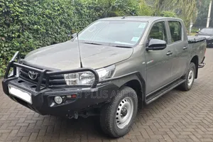 Toyota Hilux 2021 Silver