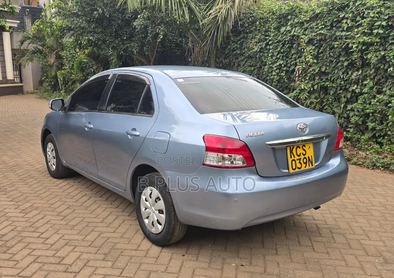 Toyota Belta 2011 Blue