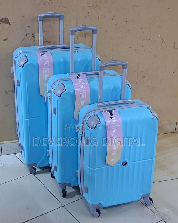 3 in 1 Luxurious Fibre Suitcase*
Zipper Closure Frame.