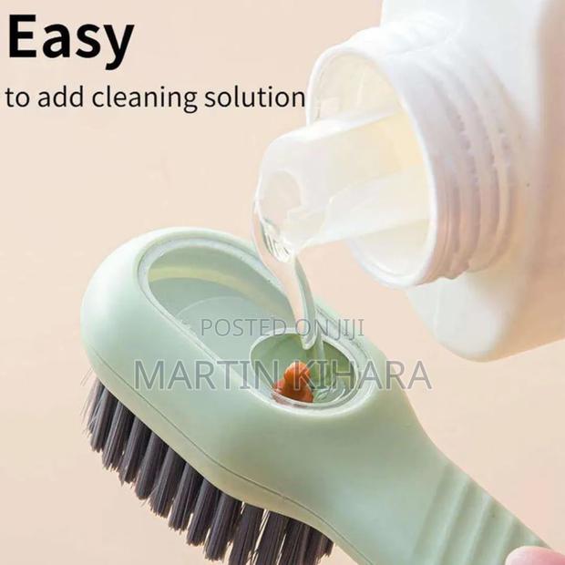 Shoe Brush With Soap Pump - thumbnail 3