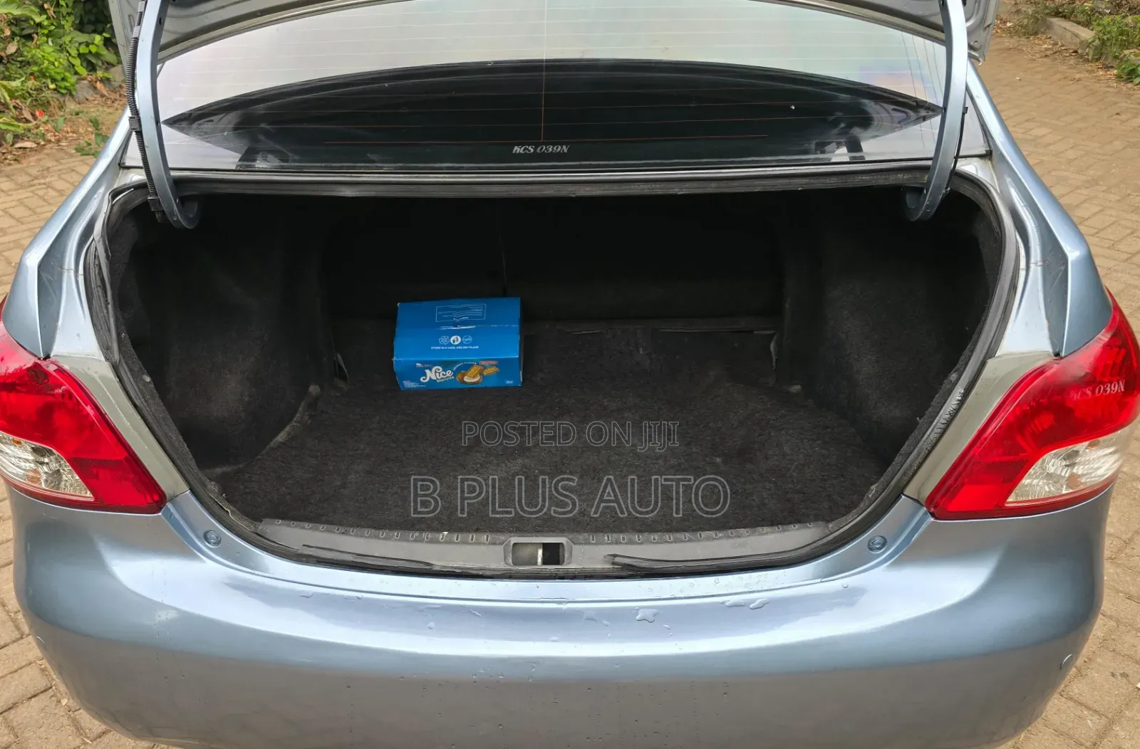 Toyota Belta 2011 Blue