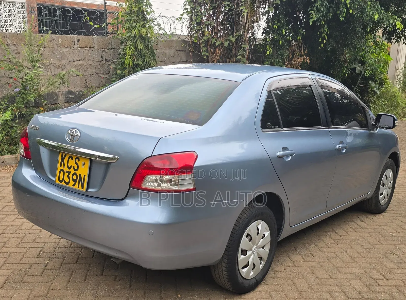 Toyota Belta 2011 Blue