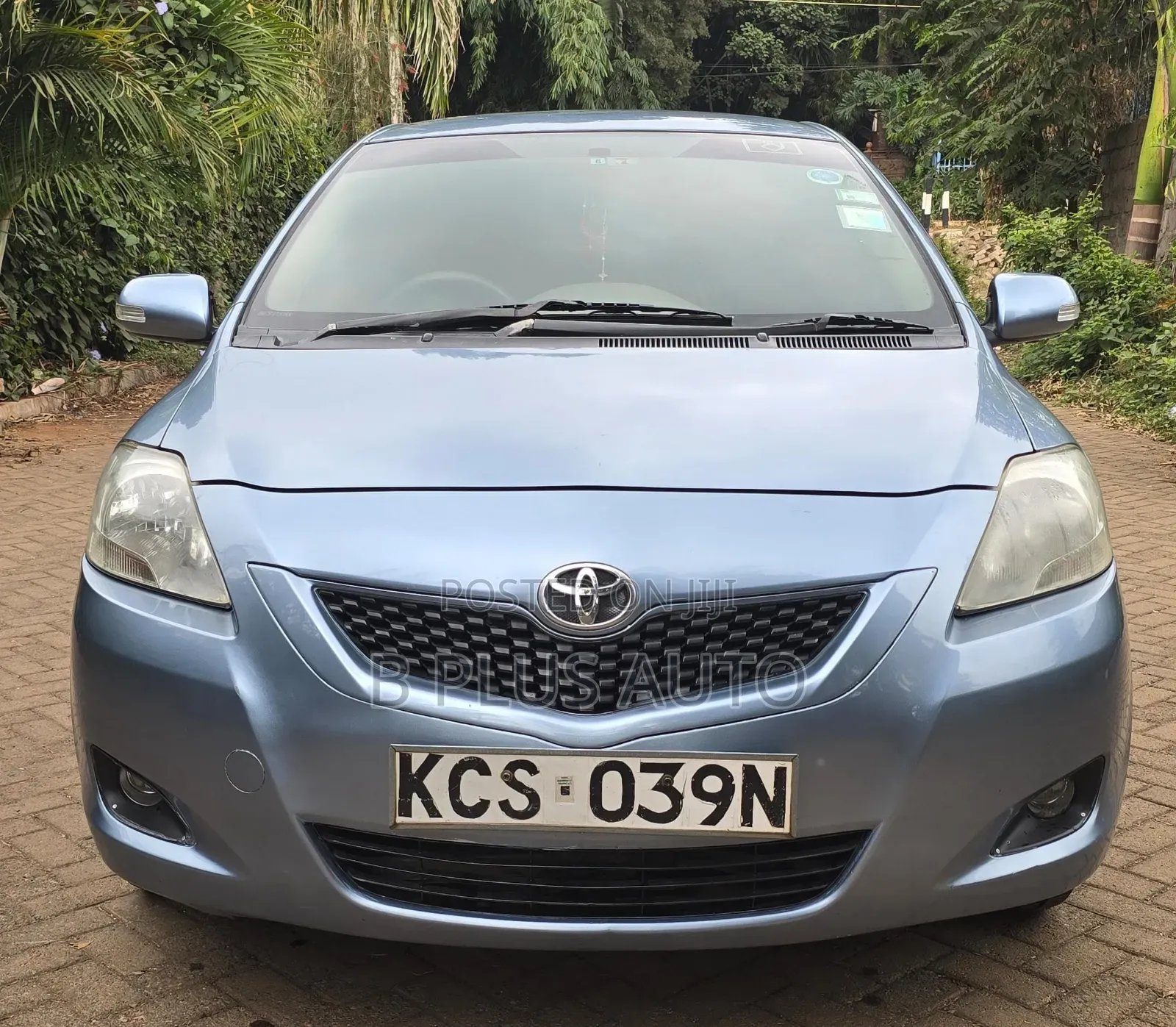 Toyota Belta 2011 Blue