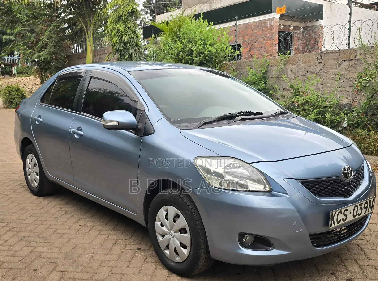 Toyota Belta 2011 Blue
