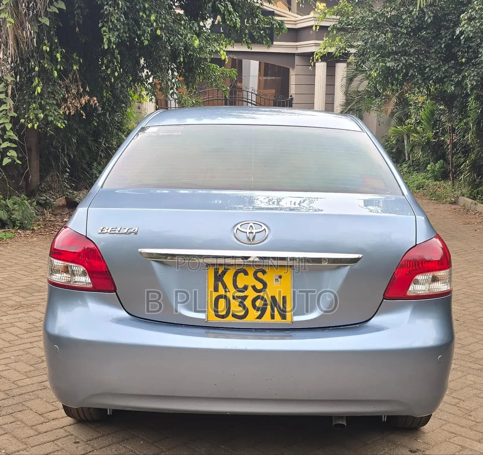 Toyota Belta 2011 Blue
