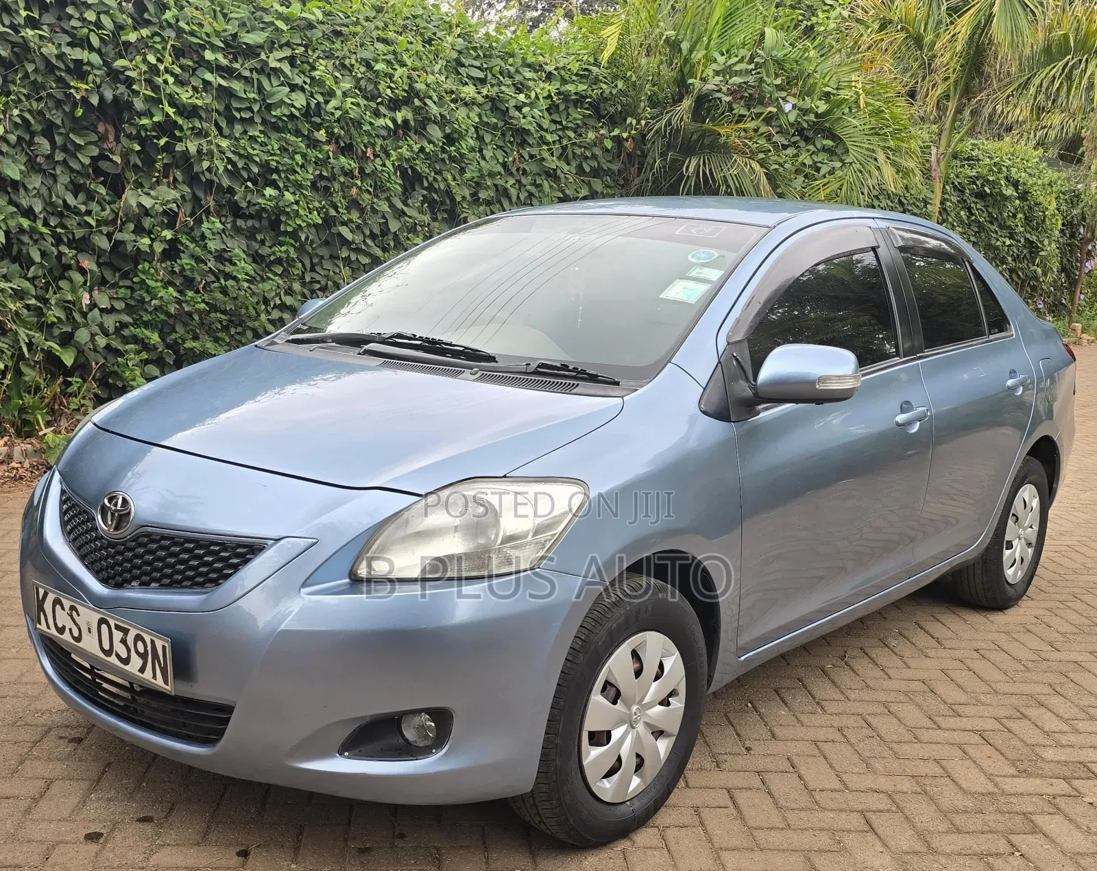 Toyota Belta 2011 Blue