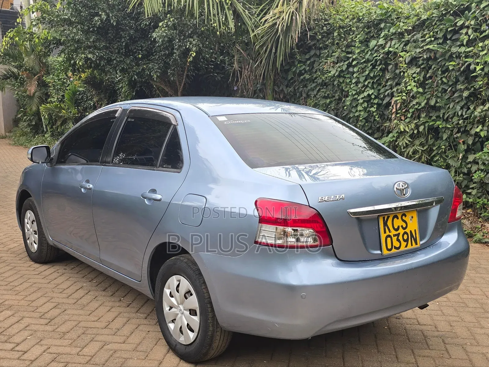 Toyota Belta 2011 Blue