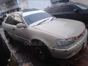 Toyota Corolla Station Wagon 1998 White