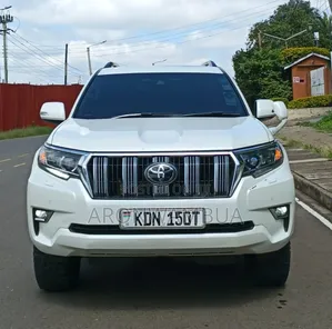 Toyota Land Cruiser 2018 White