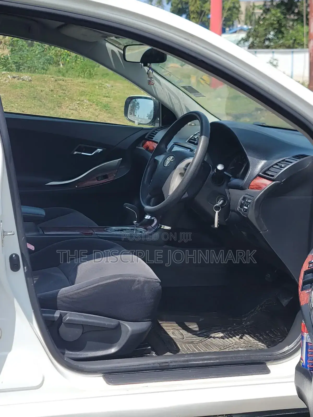 Toyota Premio 2011 White
