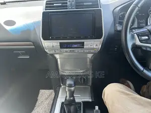 Toyota Land Cruiser Prado 2.8 2019 Red