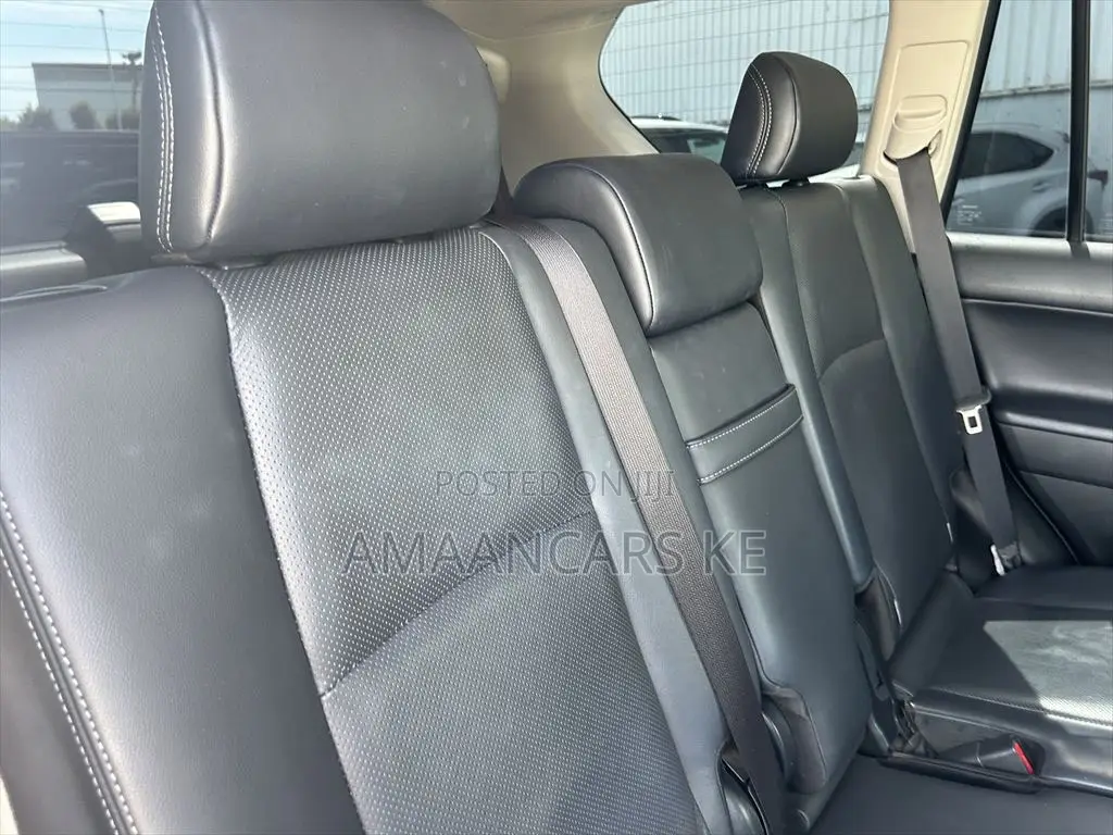 Toyota Land Cruiser Prado 2.8 2019 Red