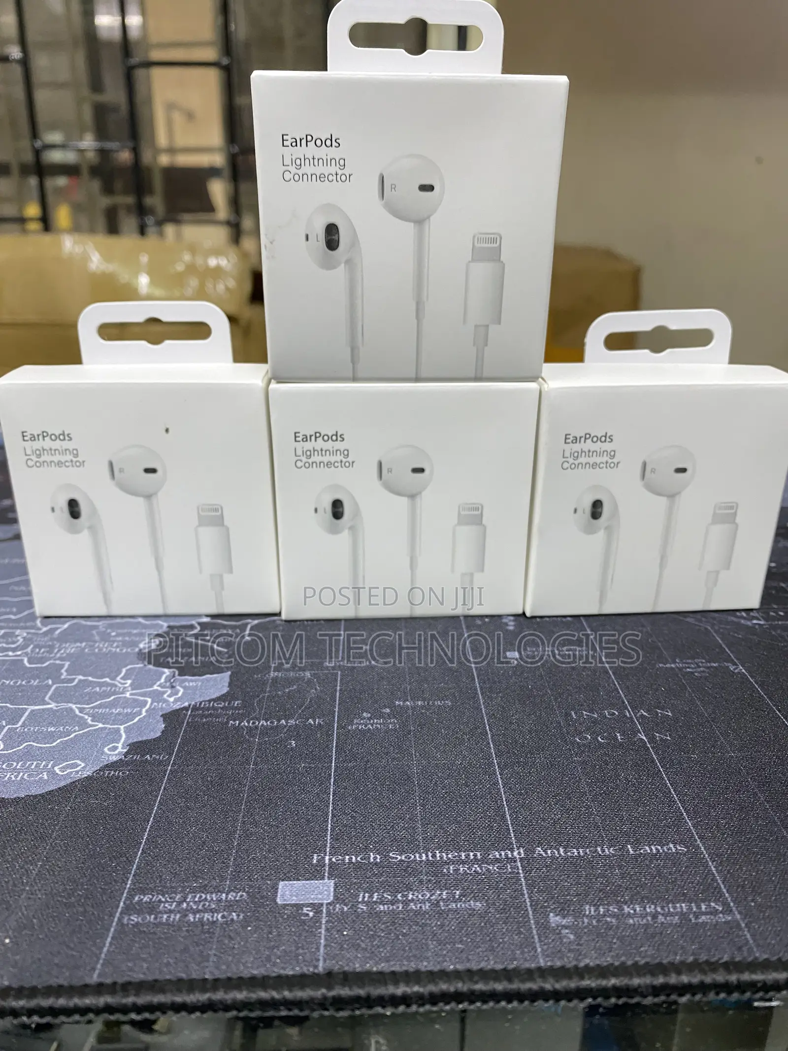 Lighting iPhone Earphones