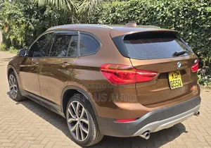 BMW X1 xDrive28i AWD 2016 Gold