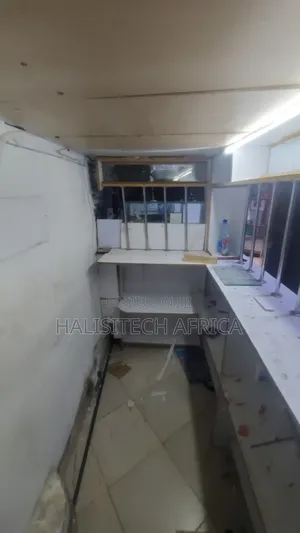Spacious Shop/Workshop With Big Storage To Let .Get Free Wifi