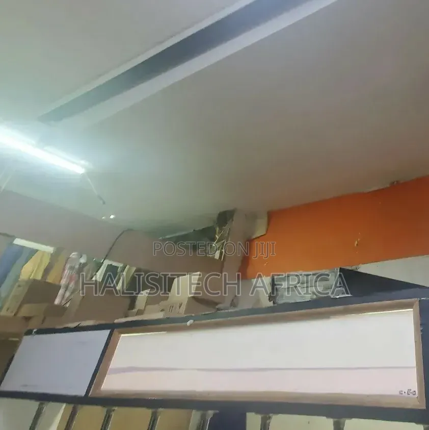 Spacious Shop/Workshop With Big Storage To Let .Get Free Wifi