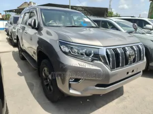 Toyota Land Cruiser Prado 2018 Brown