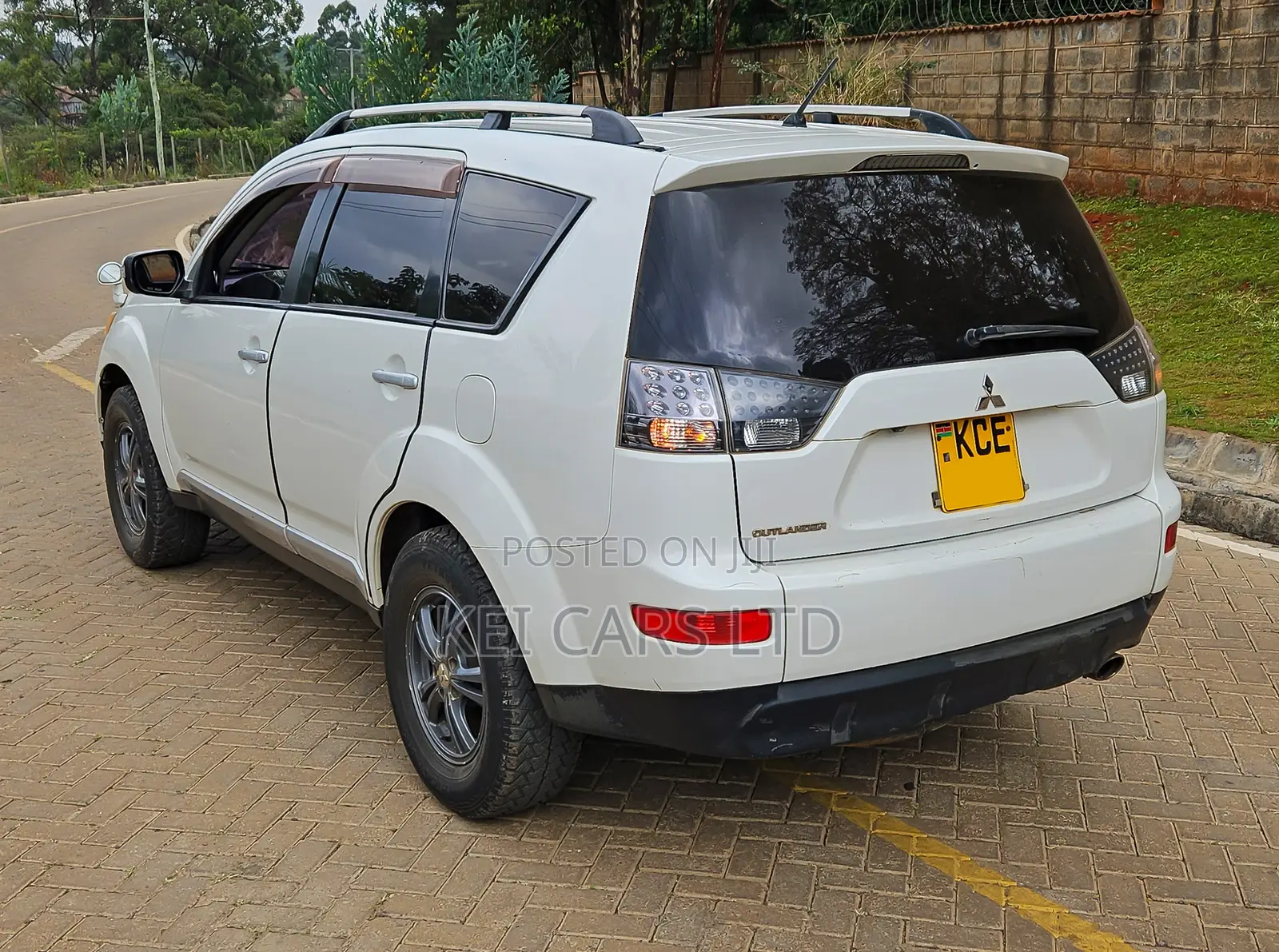 Mitsubishi Outlander 2.4 GLS Automatic 2009 White