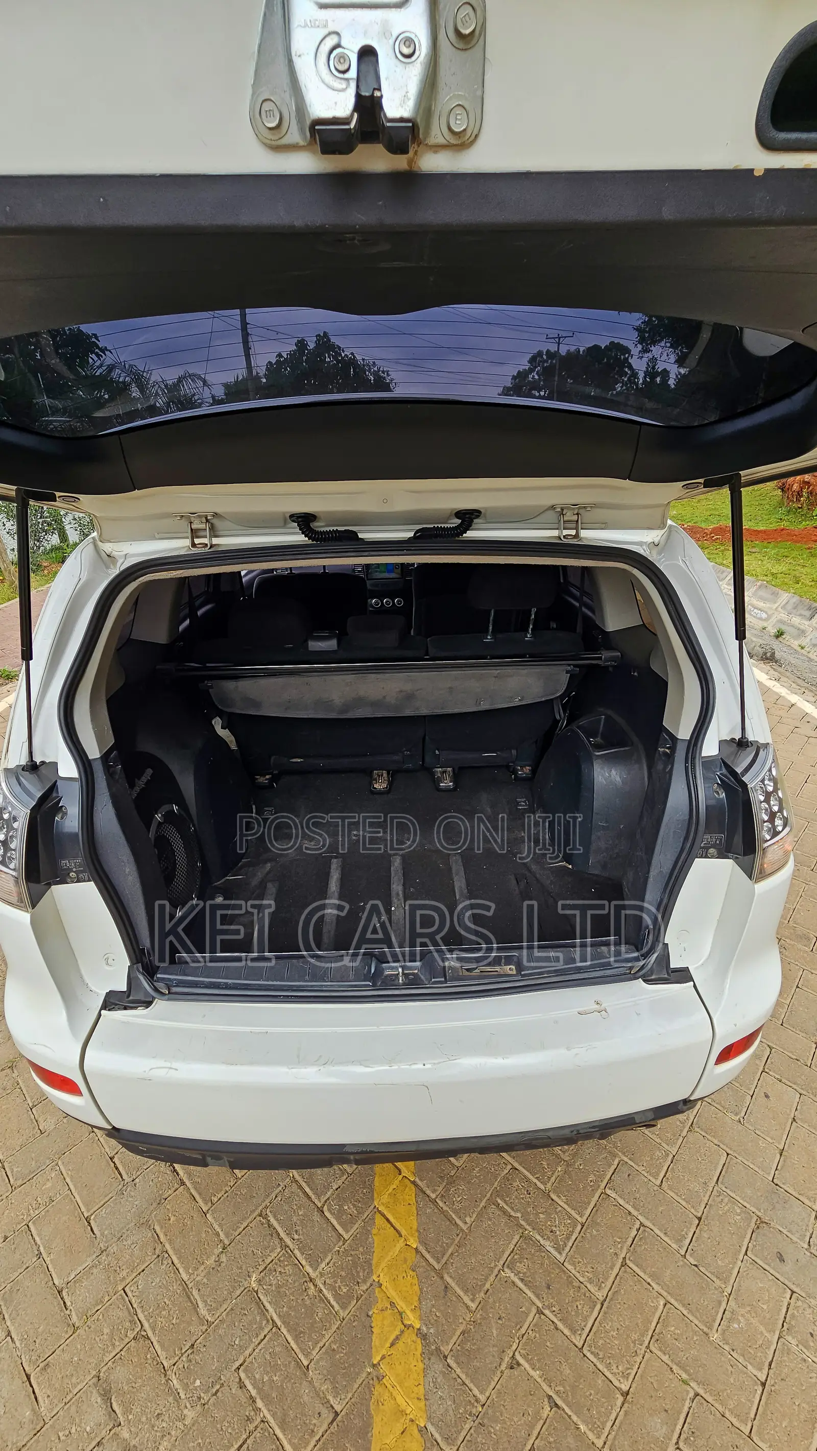 Mitsubishi Outlander 2.4 GLS Automatic 2009 White
