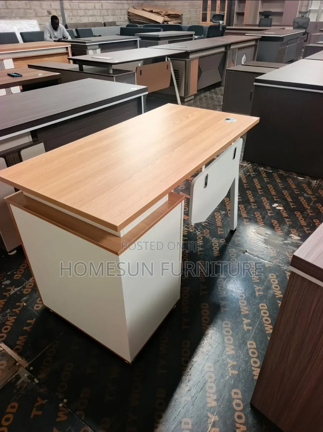 1.4m Modern Office Desk With Side Cabinet