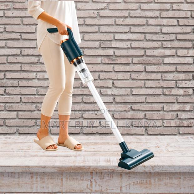 Ergonomic Handle Rechargeable Cordless Vacuum Cleaners