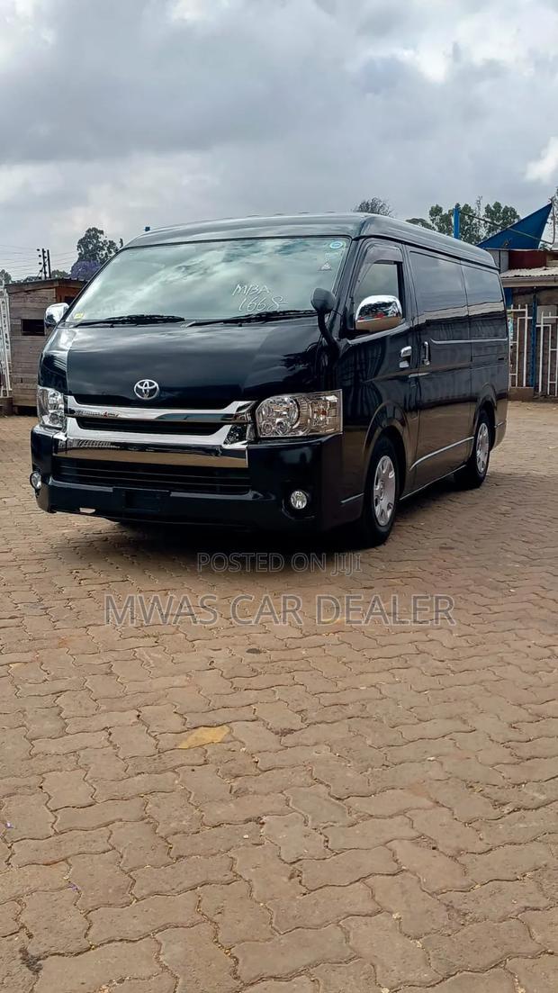 Toyota HiAce 2018 Black