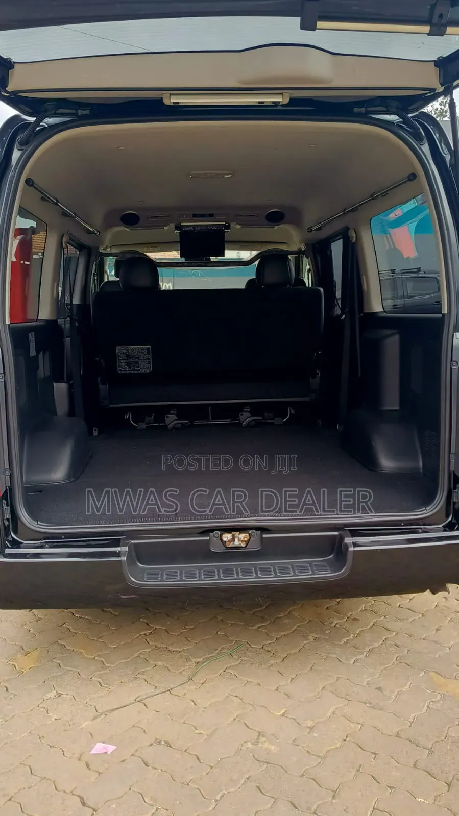 Toyota HiAce 2018 Black