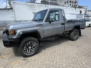 Toyota Land Cruiser 2019 Silver