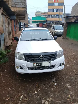 Toyota Hilux 2011 White