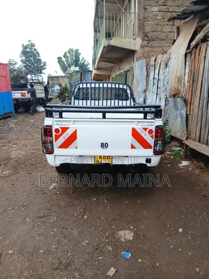 Toyota Hilux 2011 White