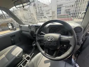 Toyota Land Cruiser 2019 Silver