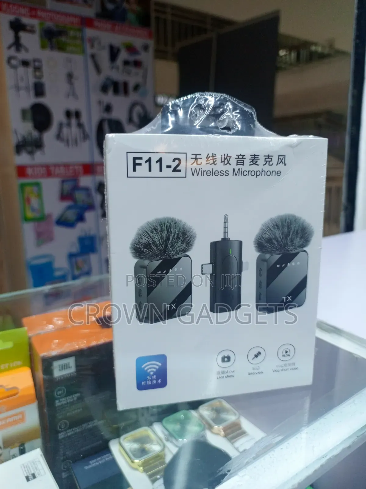 F11 Wireless Lavalier Mic for Vlogging Podcast and Streaming
