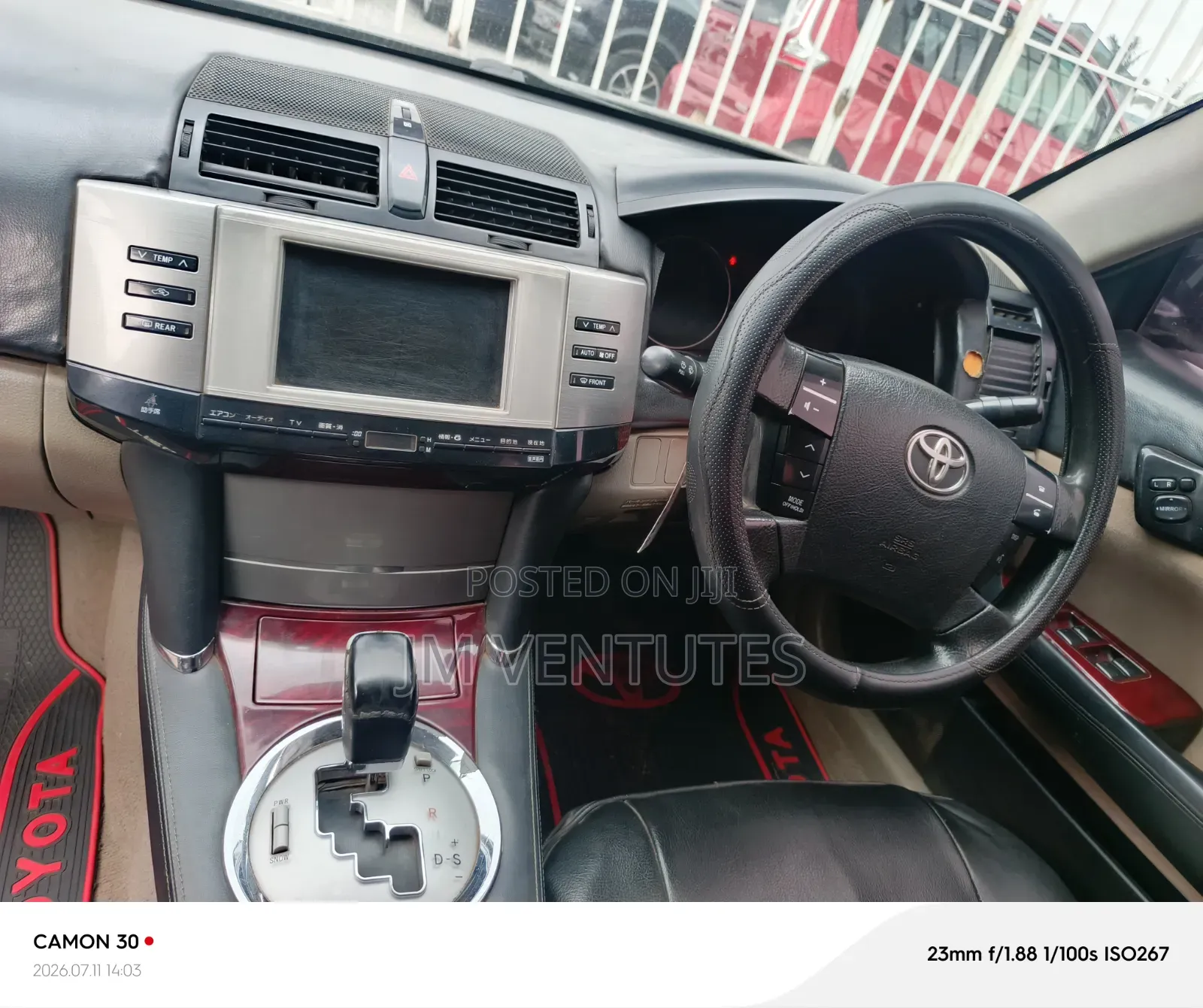 Toyota Vitz 2016 Silver