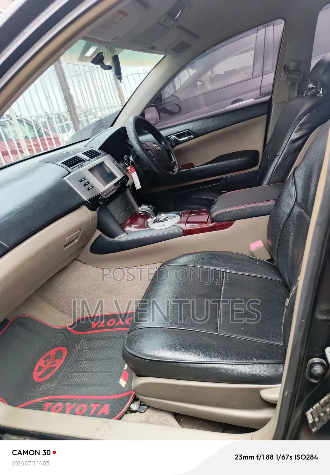 Toyota Vitz 2016 Silver