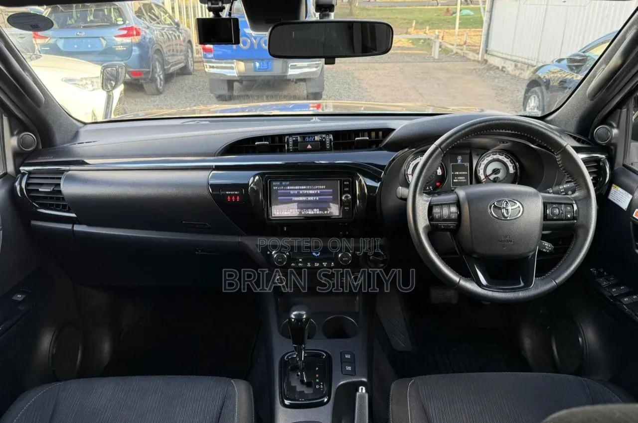 Toyota Hilux 2019 Black