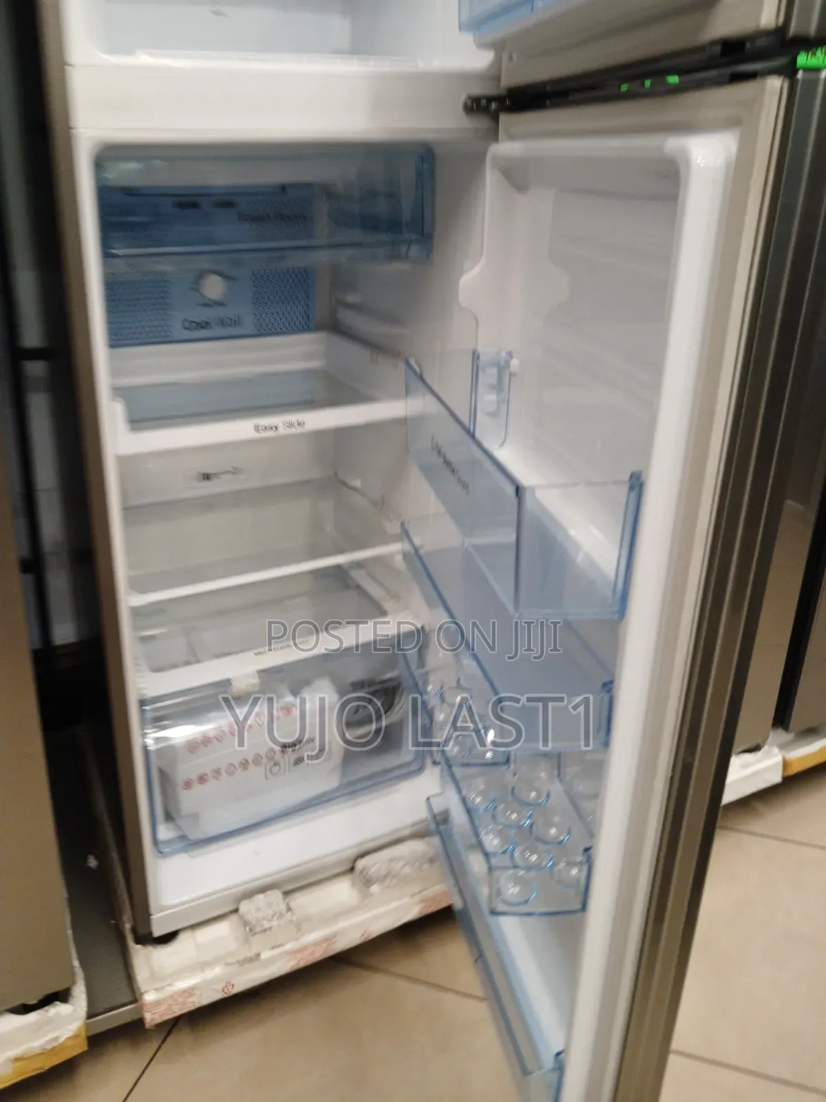 Samsung 253ltrs Top Mount Freezer Refrigerator Rt31k3082s8