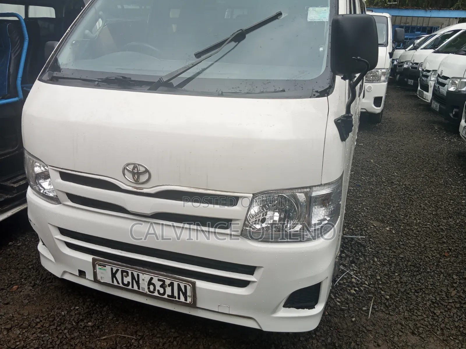 Toyota HiAce 2011 White