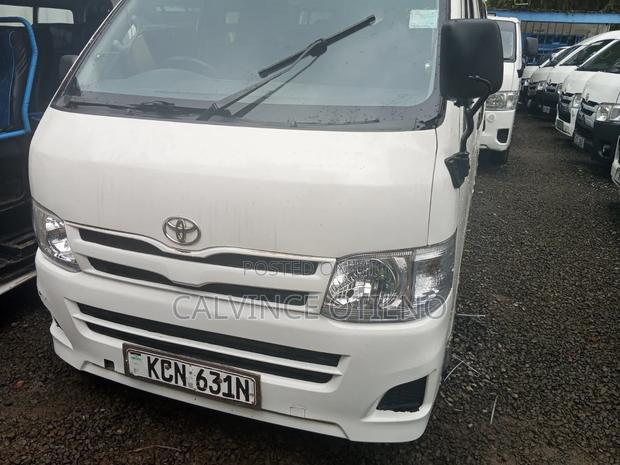 Toyota HiAce 2011 White
