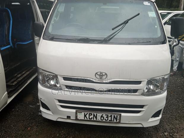 Toyota HiAce 2011 White - thumbnail 2
