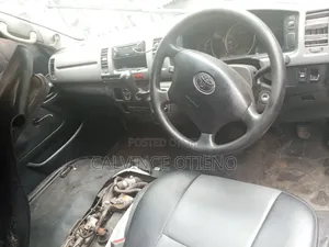 Toyota HiAce 2011 White