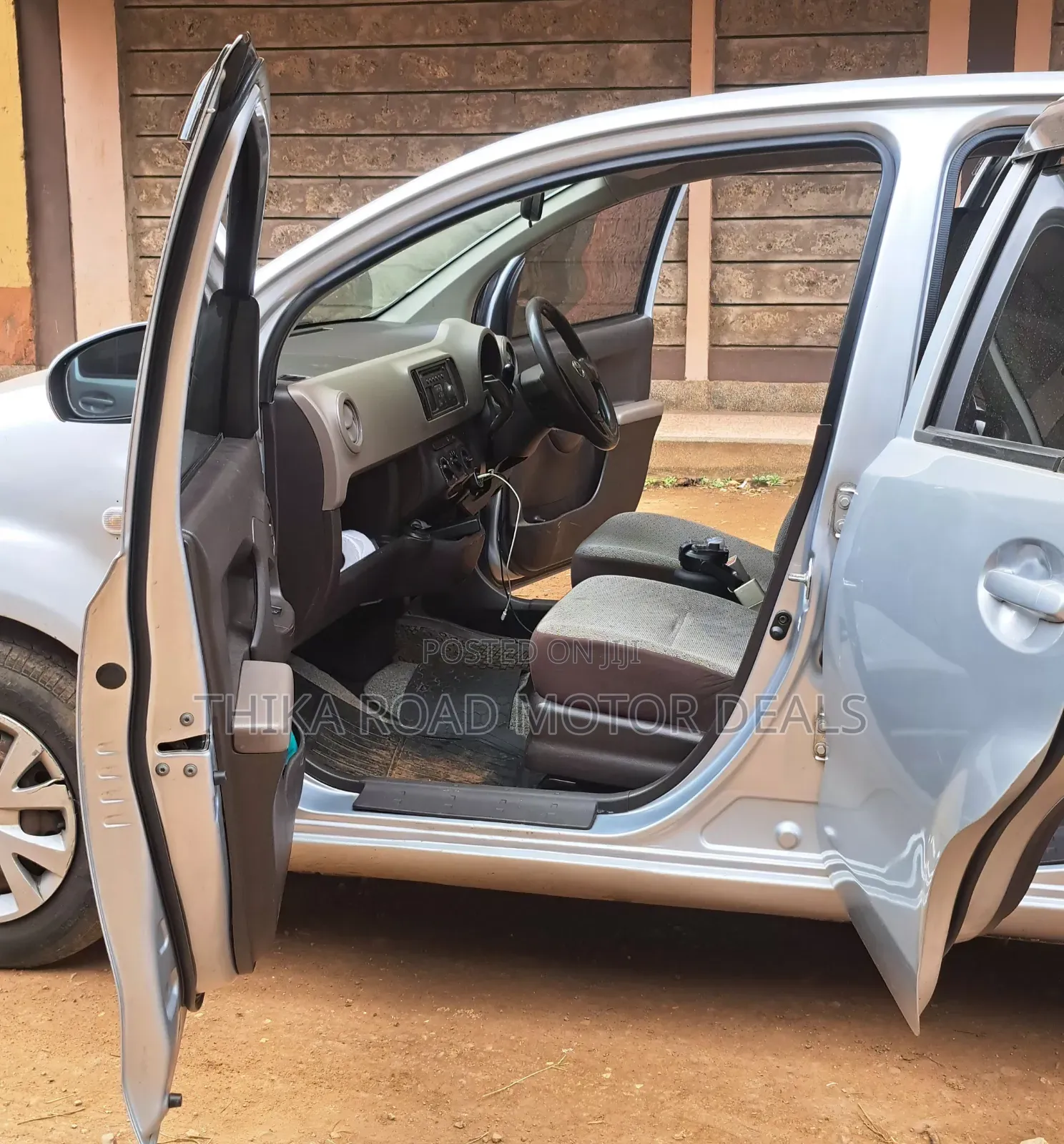 Toyota Passo 2015 Silver