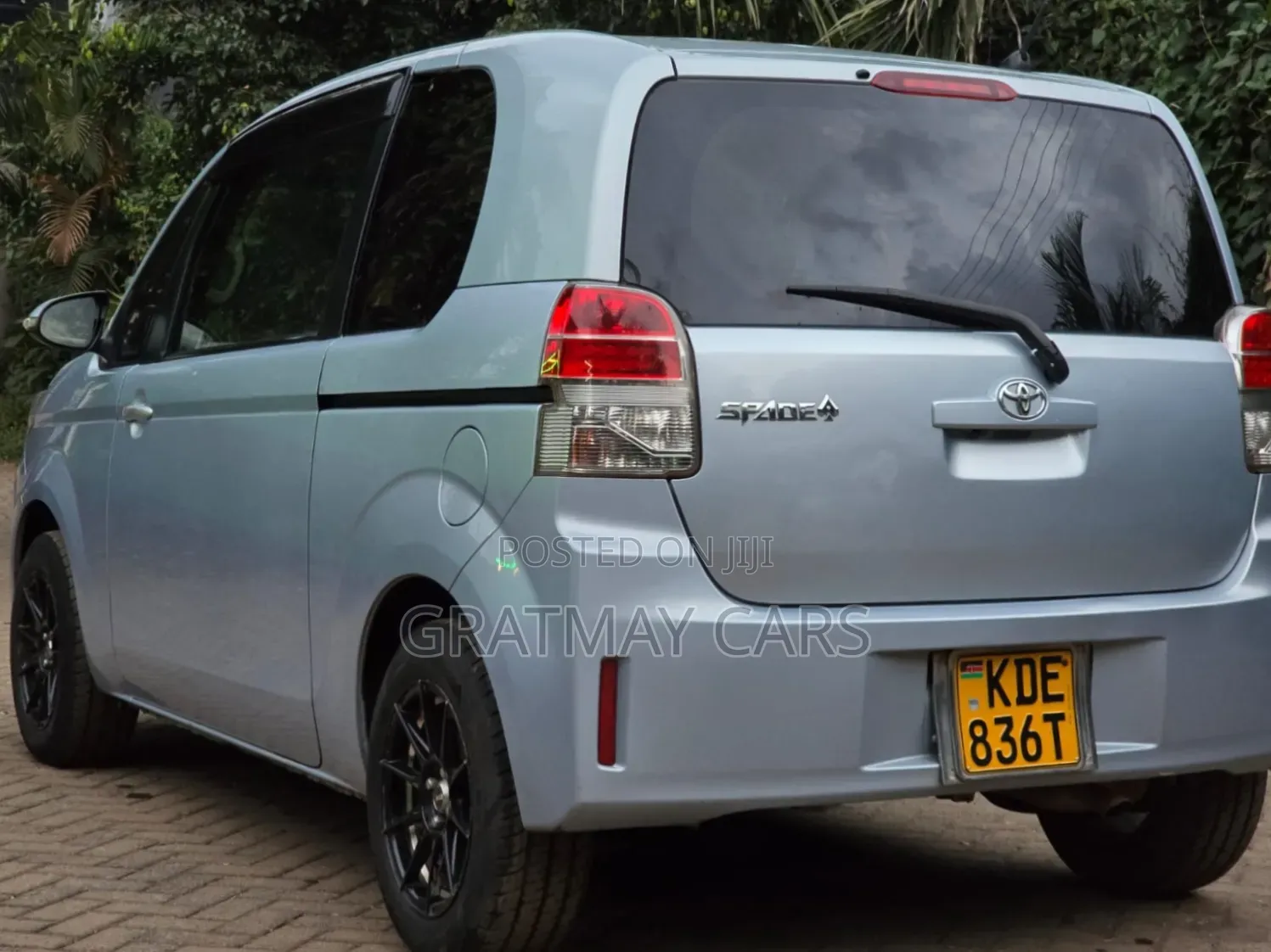 Toyota Spade 2014 Blue