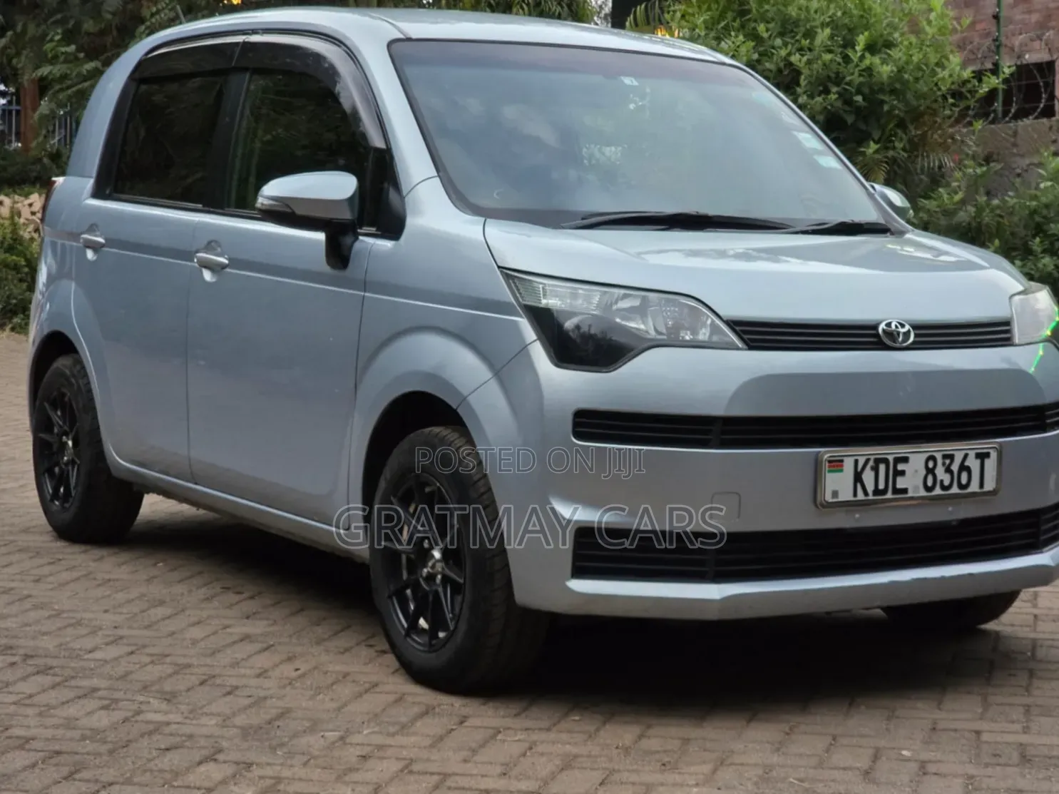 Toyota Spade 2014 Blue