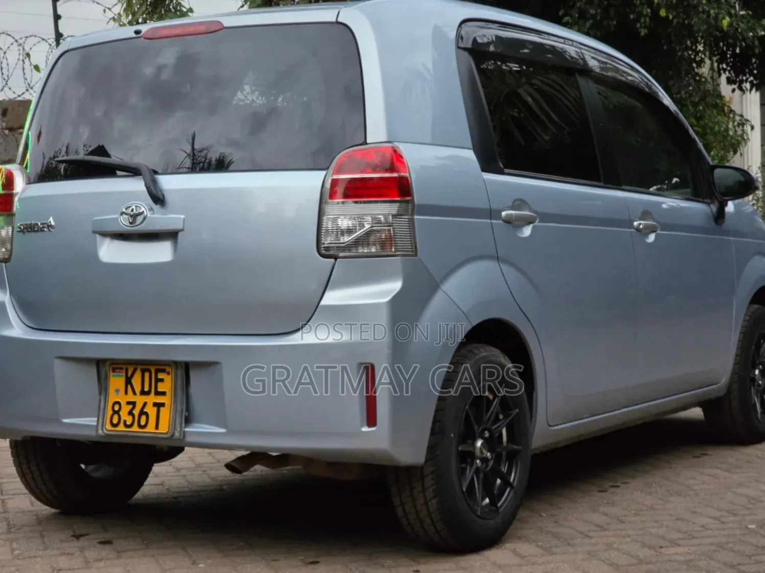 Toyota Spade 2014 Blue