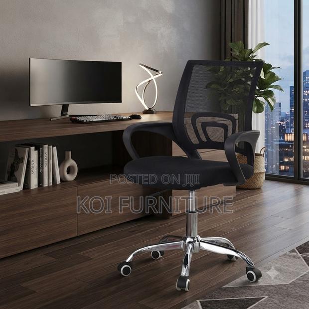 Office Chairs; Mid Back Mesh Clerical Ergonomic Swivel Boss Chair - thumbnail 3