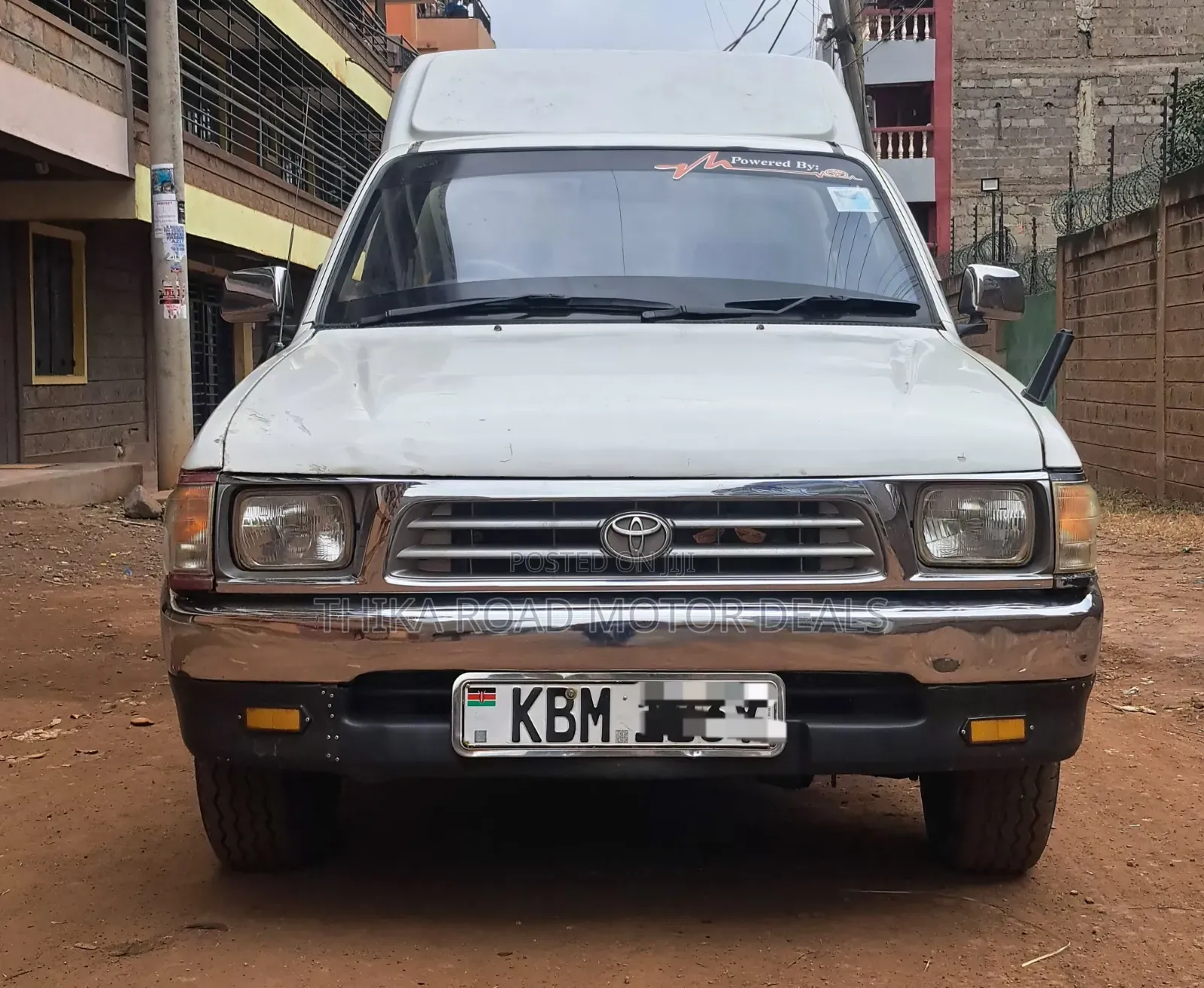 Toyota Hilux 2004 White