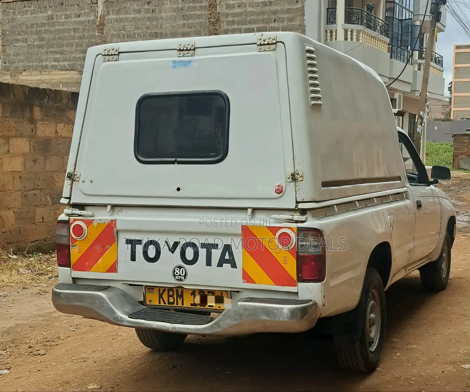Toyota Hilux 2004 White