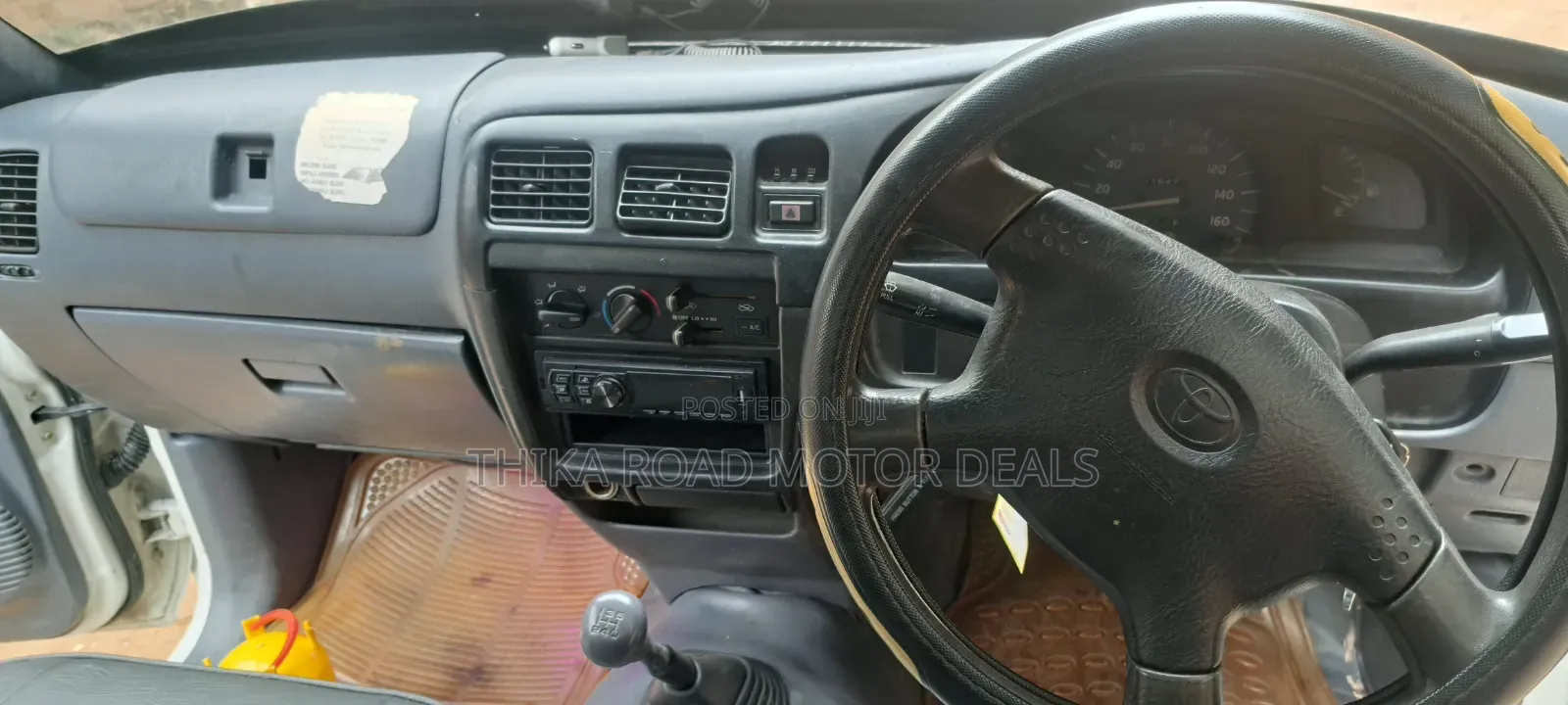 Toyota Hilux 2004 White